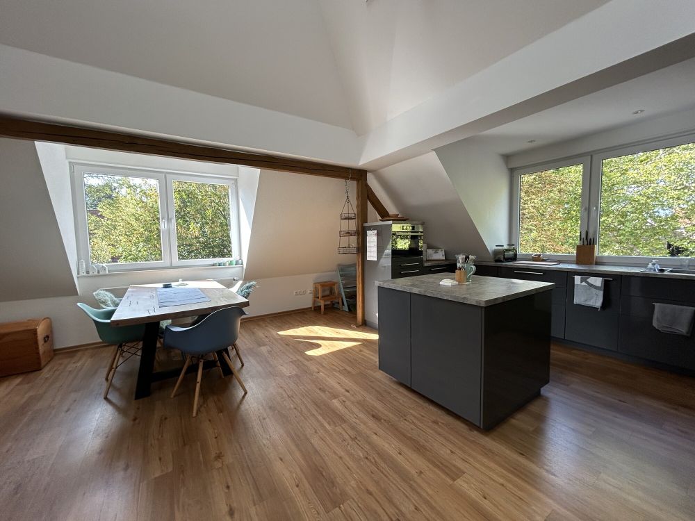 Design trifft Lage: Hochwertige Mansardenwohnung im begehrten Schlachthofviertel! (7)