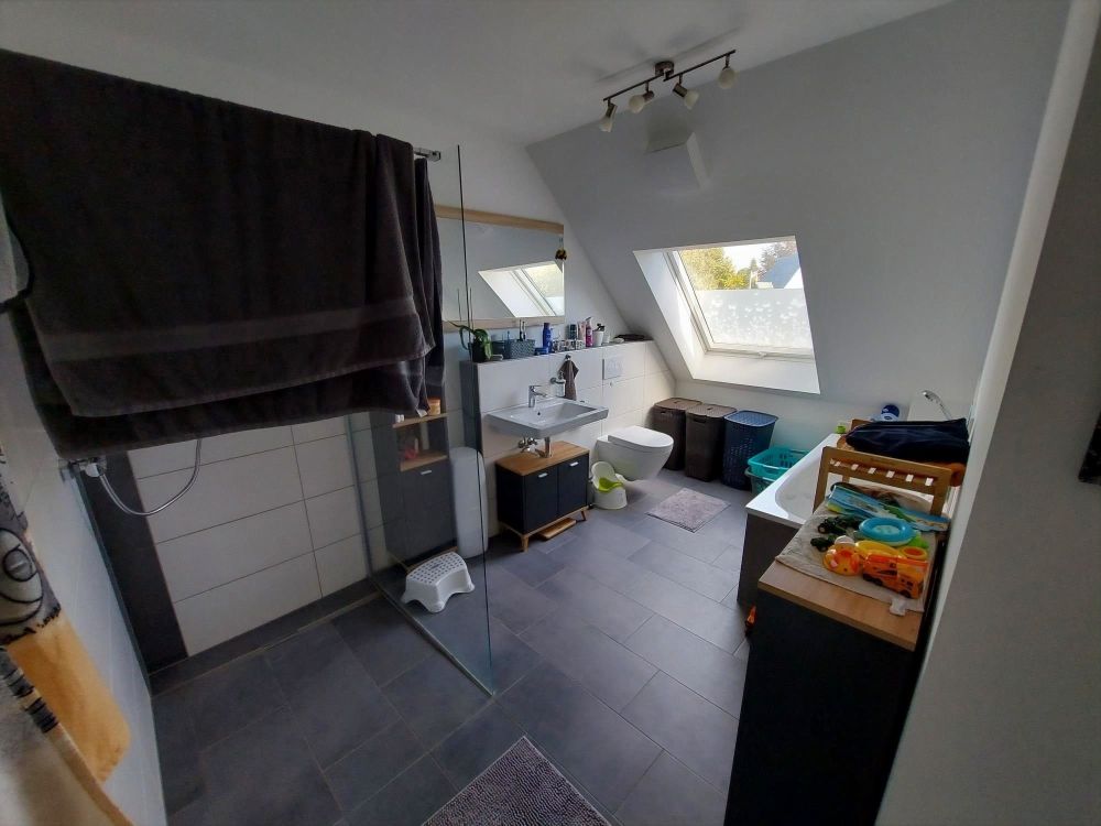 Hochwertiges Reihenendhaus mit PKW-Stellplatz in schöner Lage von Gnutz