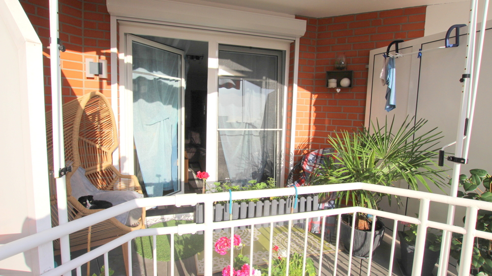 Charmante, modernisierte 2-Zimmer-Wohnung im I. Obergeschoss mit Balkon und Tiefgaragenstellplatz