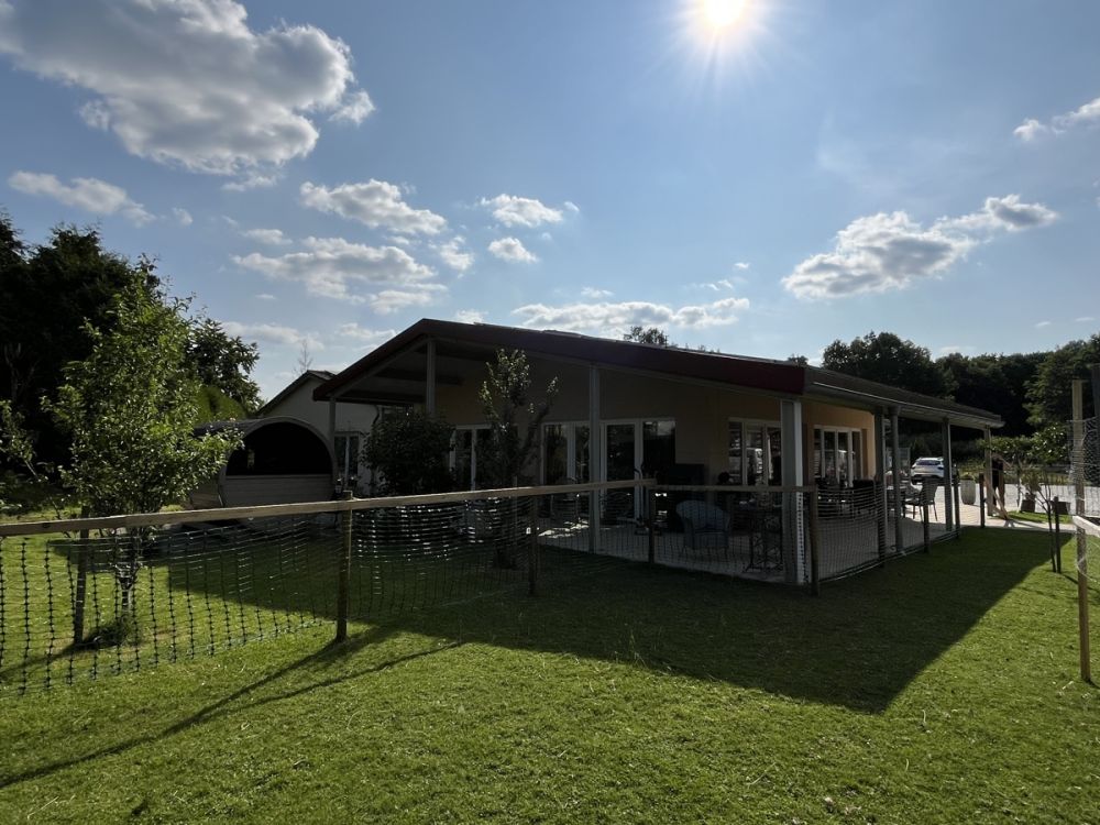 Außenansicht Nebengebäude Garten Eden