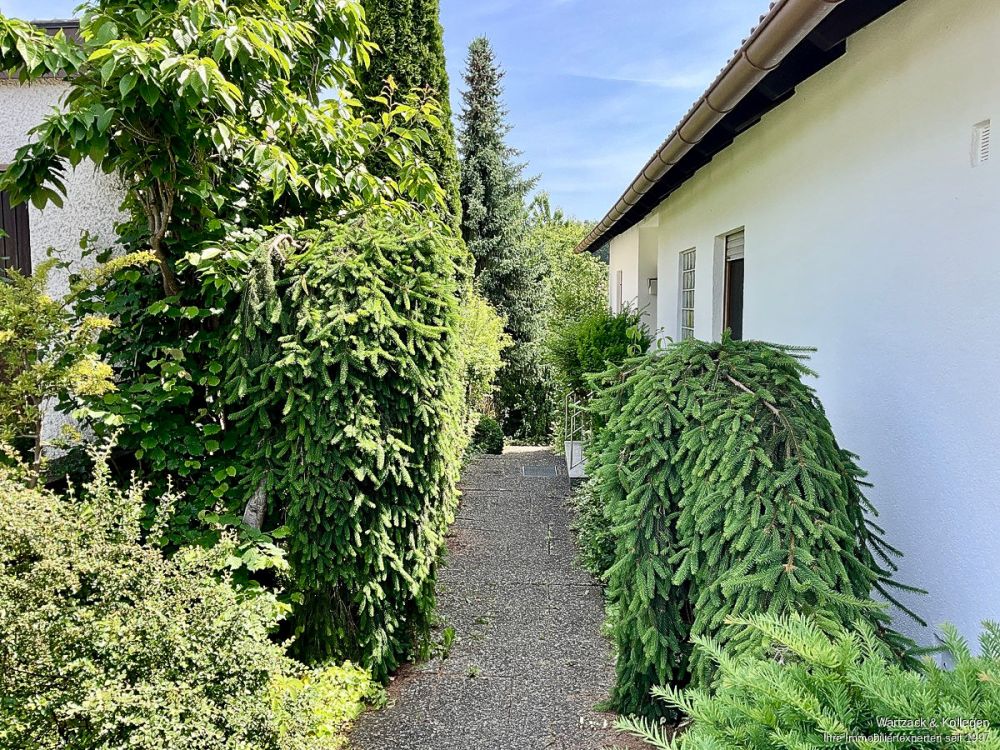 Familiendomizil: Bungalow mit Souterrainflächen