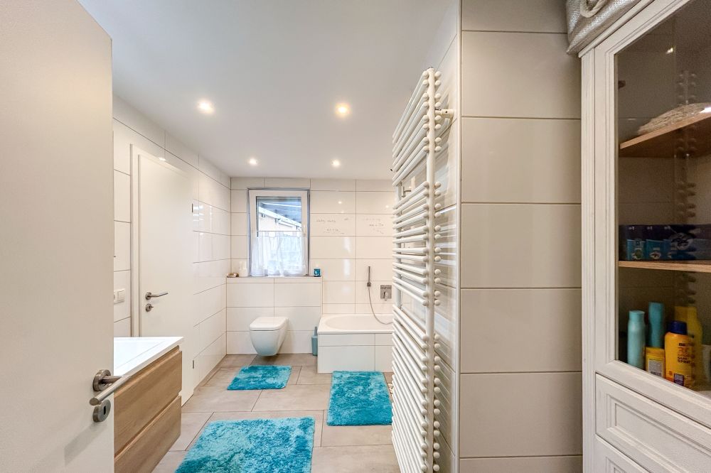 Platz für die ganze Familie – modernisiertes Einfamilienhaus mit Gartenparadies, Garage und Carport!