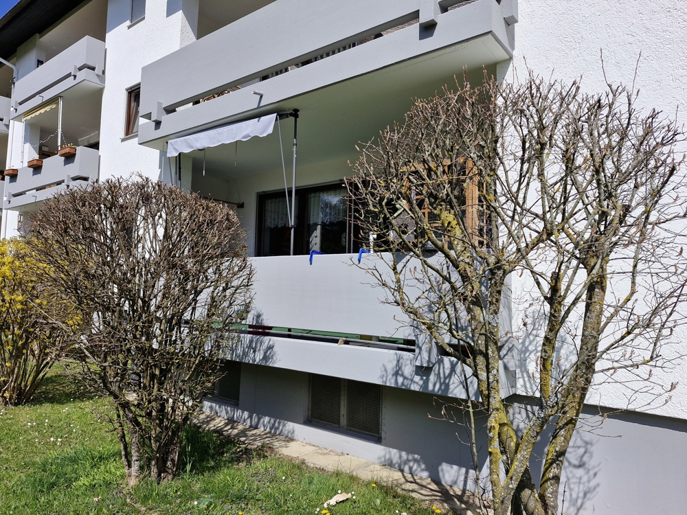 * Ruhig * Praktisch * Hell * 
Tolle 2,5-Zimmer-Wohnung mit Südbalkon im Hochparterre 
in Peiting