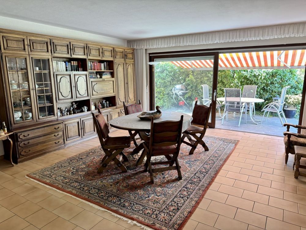 Freistehendes Einfamilienhaus in Traumlage
- Offen, großzügig und umgeben von Grün -