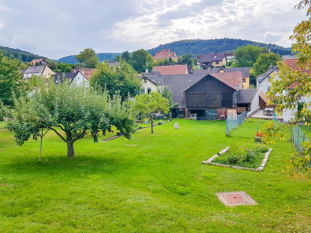 Haus, Scheune, viel Grundstück, Platz, Ruhe, Burgblick... Ist hier in Breuberg alles zu haben!