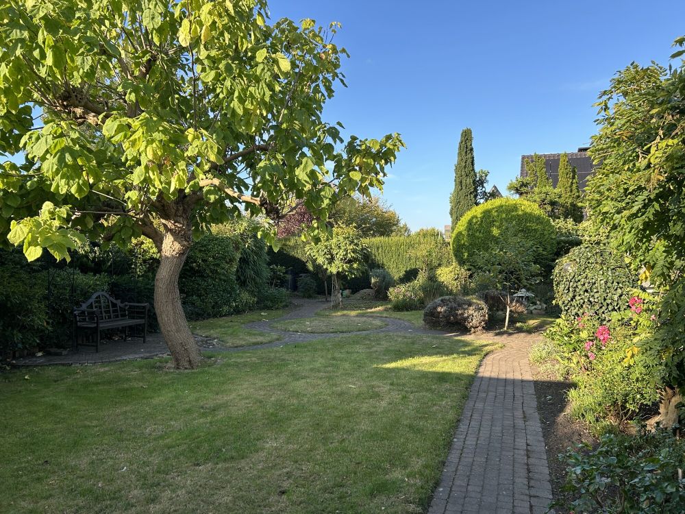 Familienfreundliches Wohnglück trifft auf Gartenparadies!