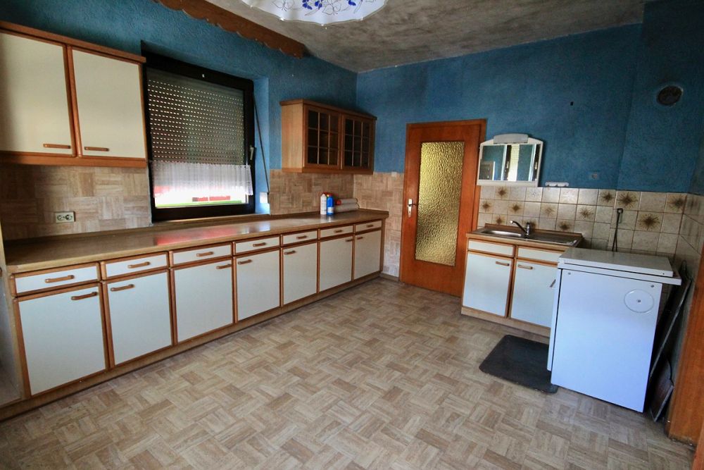 Zwei Häuser – ein Grundstück – viele Möglichkeiten/ Charmantes Anwesen in Weibersbrunn