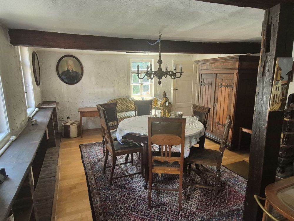 Historisches Fachwerkidyll mit Innenhof und Scheune  – eine Ruheoase im Herzen von Bischofsheim