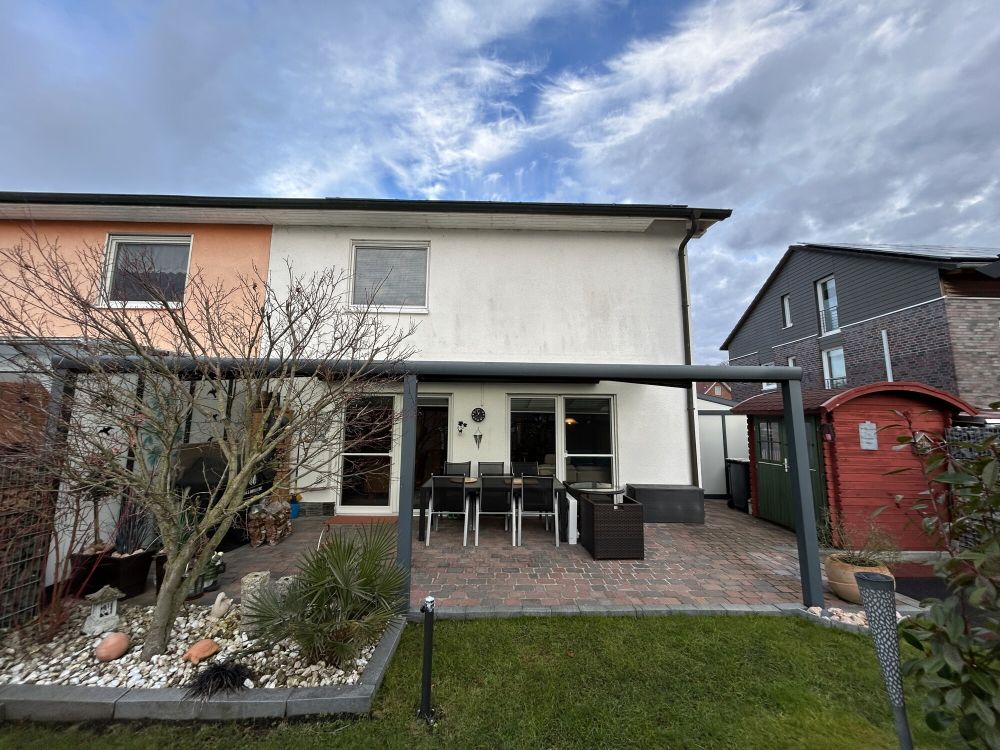 Moderne Doppelhaushälfte: 
Platz für Familie + Büro! (7)