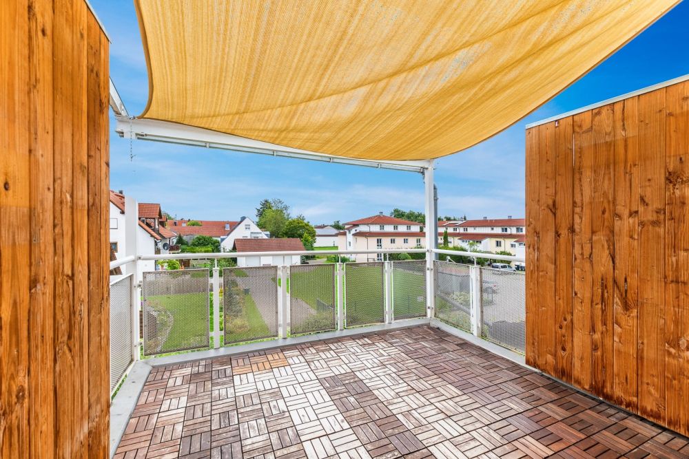 Leerstehende Dachgeschosswohnung auf zwei Ebenen mit hohem Ausstattungsniveau in Hallbergmoos