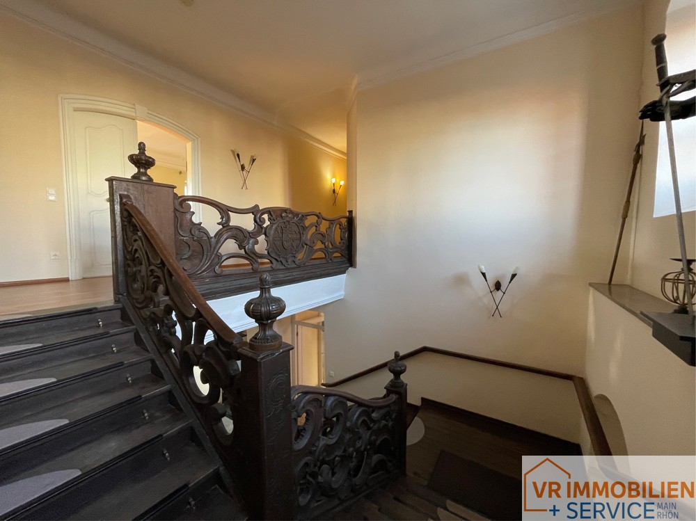 Einzigartige Immobilie mit historischem Flair: Ehemalige Amtskellerei in 97631 Bad Königshofen!