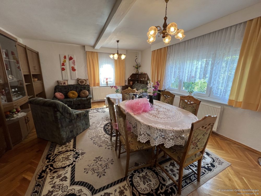 Großes Haus für kleines Geld im schönen Großvargula!