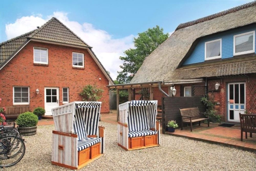 Zauberhaftes, naturnahes Wohnen und / oder Arbeiten unter Reet an der Ostsee