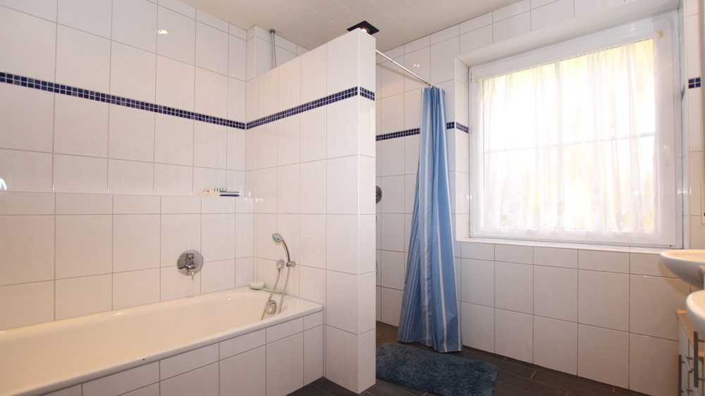 Großzügiges EFH/ZFH mit Doppelgarage in ruhiger und zentrumsnaher Sackgassenlage von OL-Osternburg