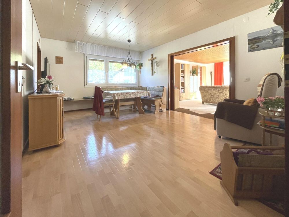 BUNGALOW-FERTIGHAUS AUF ÜBER 1.000 m²