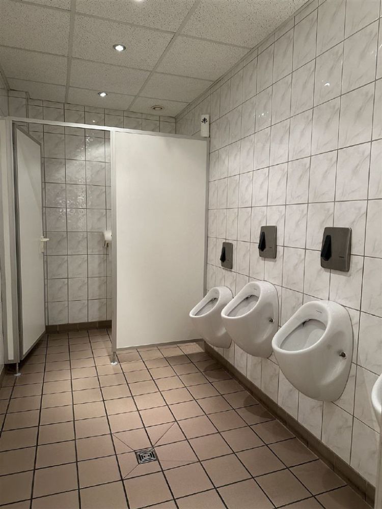 Wohn- und Geschäftshaus "Preis auf Anfrage"