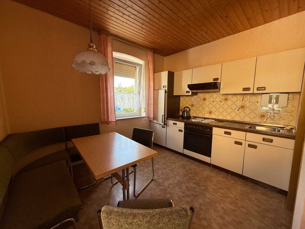 Sanierungsbedürftiges Mehrfamilienhaus in Arzberg!