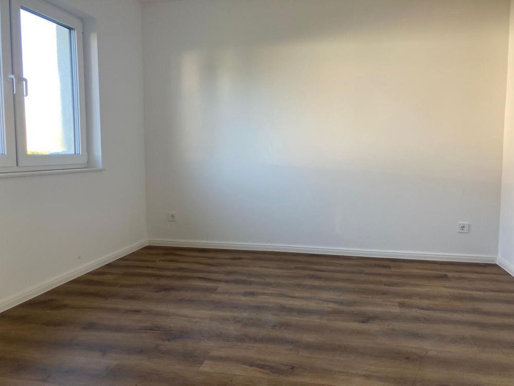 Kernsaniertes Reihenendhaus mit zwei separaten Wohneinheiten am Ellenberger Forst