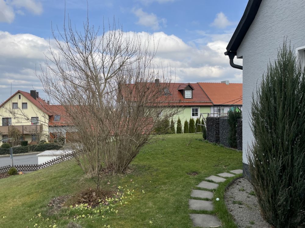 Saniertes Einfamilienwohnhaus mit großem Garten in Waldthurn