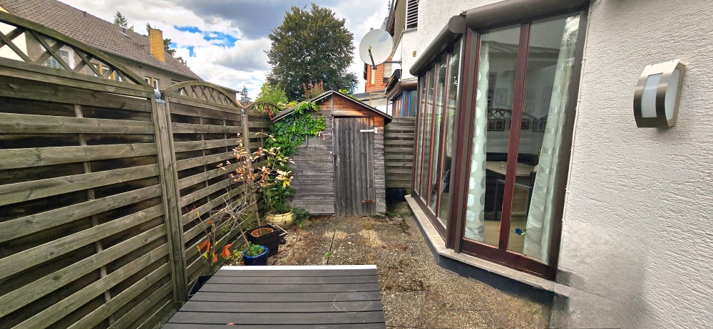 Charmante, möblierte Doppelhaushälfte in guter Lage von Raunheim – renoviert und familienfreundlich