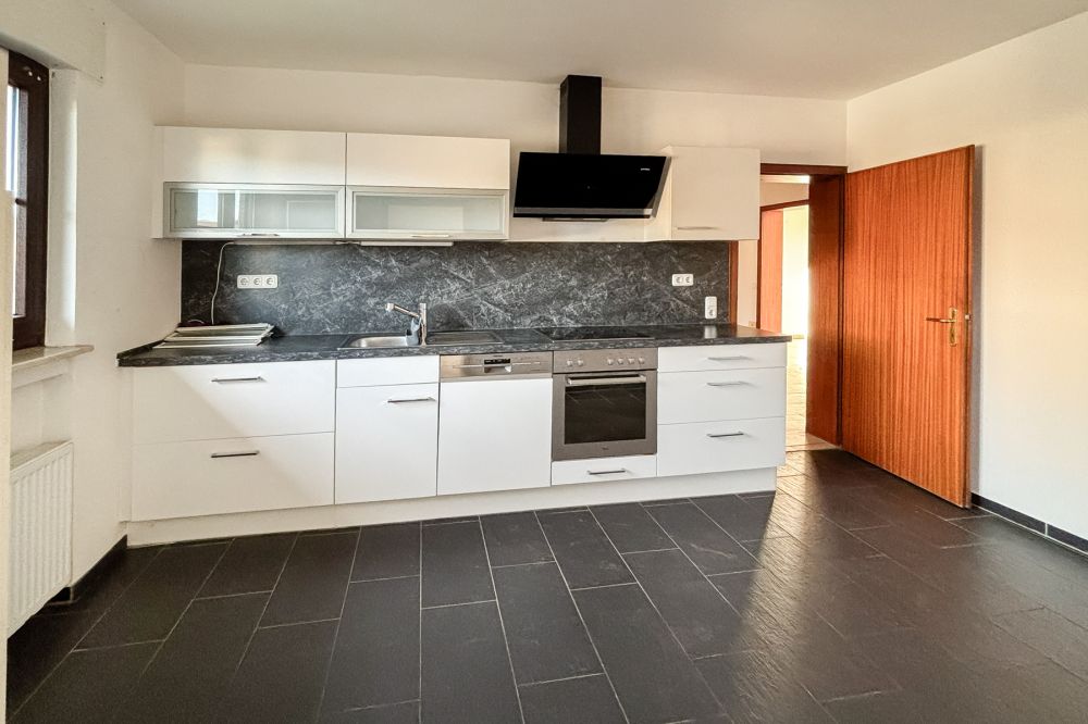 Repräsentatives Mehrfamilienhaus in Reinheim/Zeilhard - Großzügig, vielseitig und sofort bezugsfrei