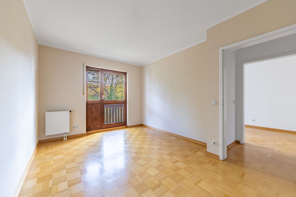 Schlafzimmer mit Balkonzugang