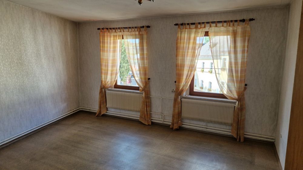 Sanierungsobjekt mit viel Platz und Nebengebäude in Mitterteich zu verkaufen