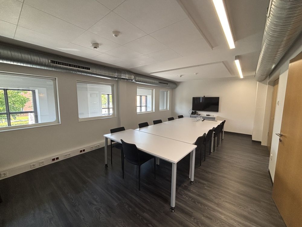 *EINZIGARTIG & MODERN*
geräumige Mietgewerbefläche direkt am Bahnhof von Rheine! (8)