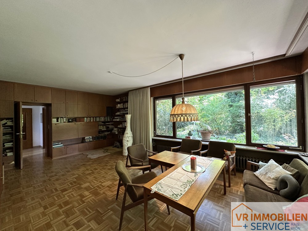 Ihr Eigenheim im Grünen- Wohnhaus mit Doppelgarage und Garten in 97616 Bad Neustadt/S.