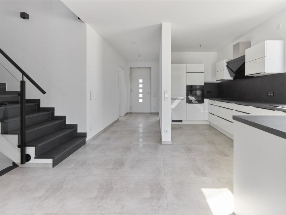 / Exklusive Doppelhaushälfte-
nur noch die rechte Seite verfügbar!