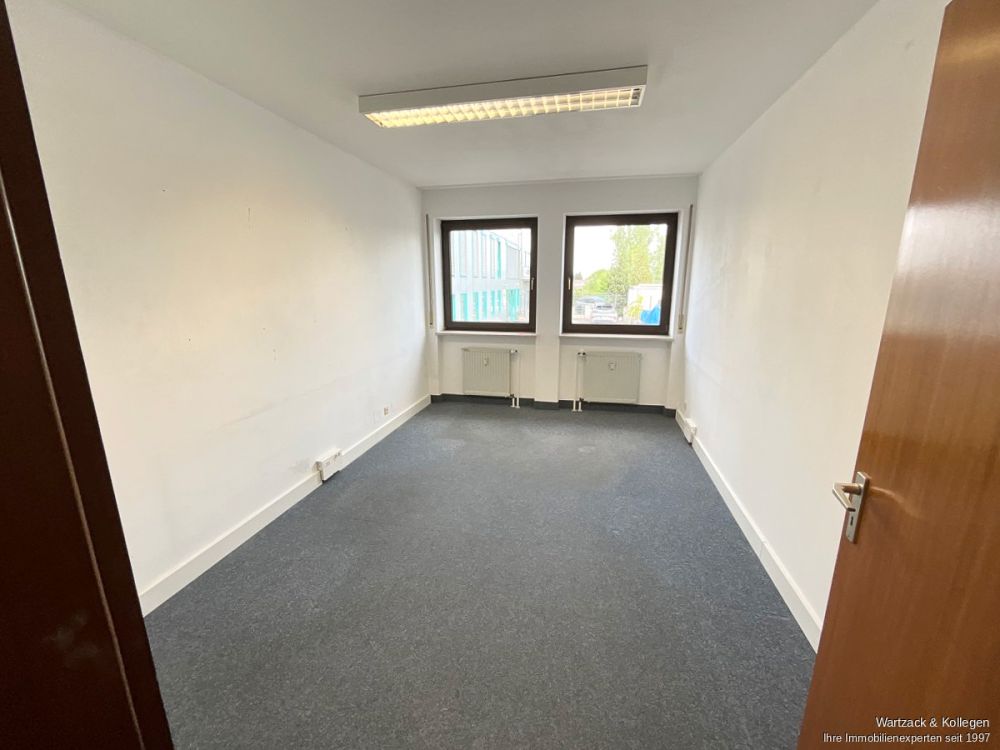 Produktionshalle mit Bürofläche
in Schwabach,
Gewerbegebiet Kiefernschlag