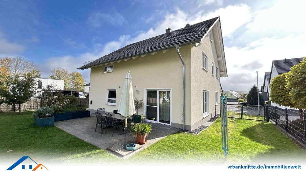 Neuwertiges Einfamilienhaus mit einladender Veranda erwartet Sie als neuen Besitzer!