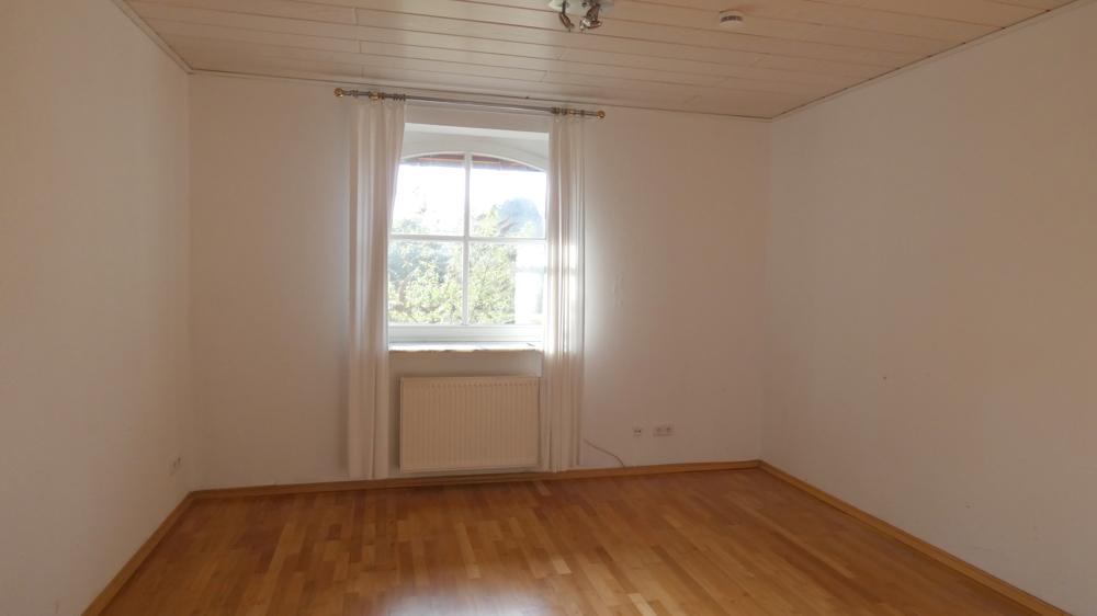 Friedrichsfehn - ruhige Wohnlage! Dreifamilienhaus mit bezugsfreier Hauptwohnung / nahe Oldenburg