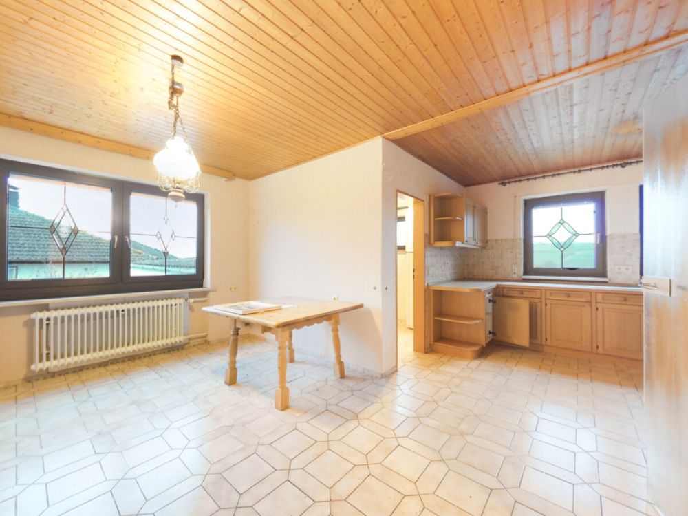 Genügend Platz für die ganze Familie - großzügige  Haus-im-Haus -Eigentumswohnung bei Bad Windsheim (8)