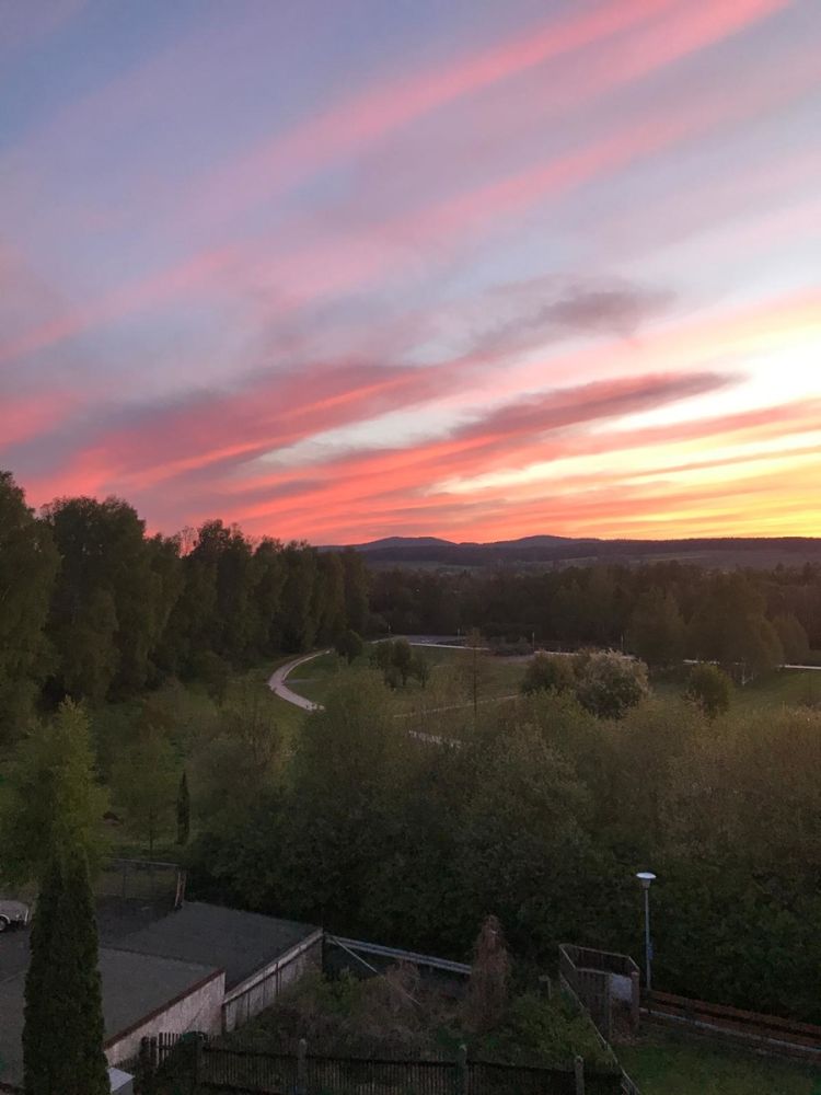 Renovierungsbedürftige 2-Zimmer-Eigentumswohnung in Marktredwitz mit Gartenanteil und schönen Blick über den Auenpark!