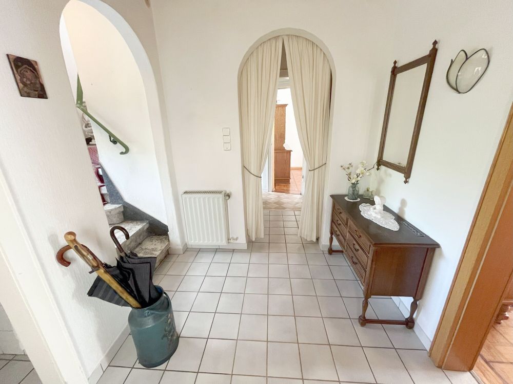 Gepflegtes Einfamilienhaus mit großzügigem Grundstück und Garage in sehr stadtnaher Lage von Rheine (8)