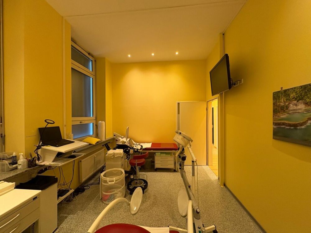 Repräsentative Praxisfläche mit vielseitigen Möglichkeiten in Bergisch Gladbach-Zentrum