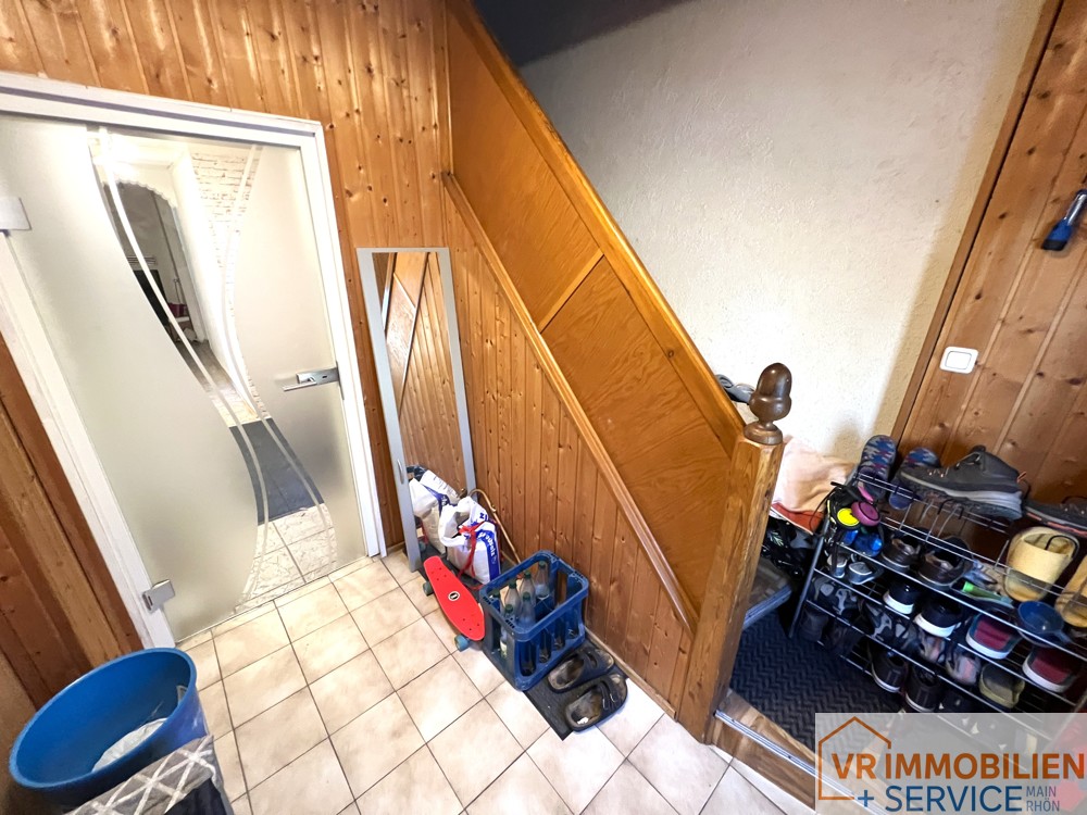 Doppelhaushälfte mit zwei Wohneinheiten und großem Potenzial in 98617 Meiningen-Walldorf