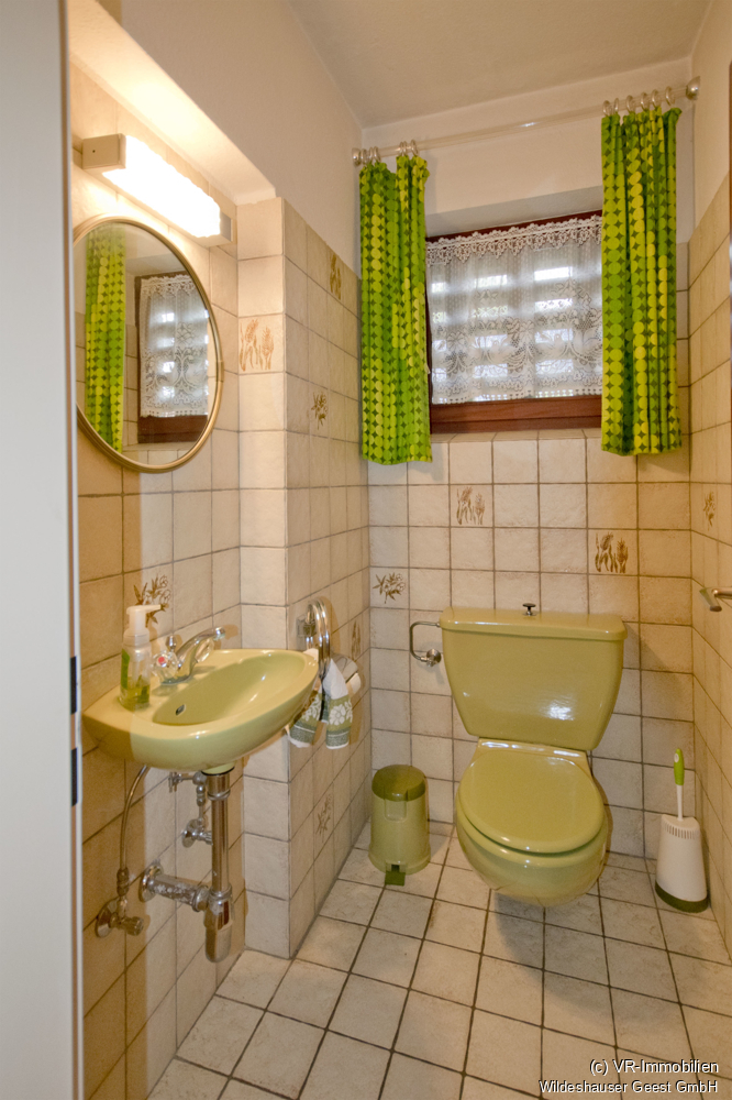 Großes Einfamilienhaus mit Vollkeller und Doppelgarage in Kirchhatten