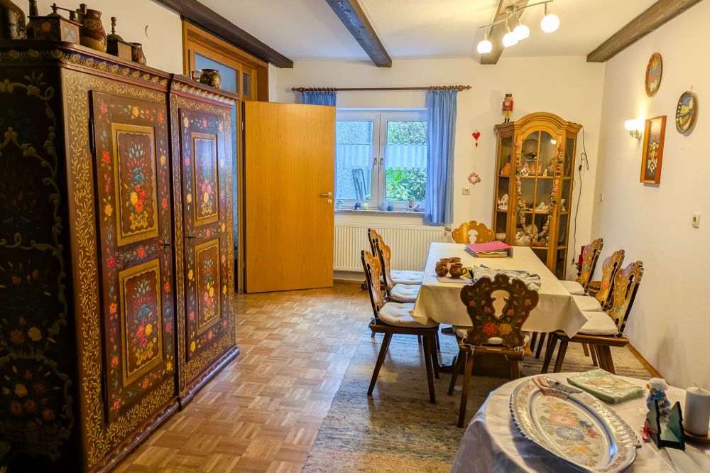 Interessantes Haus, großes Grundstück, separater Bauplatz im ruhigen von Natur umgebenen Sensbachtal