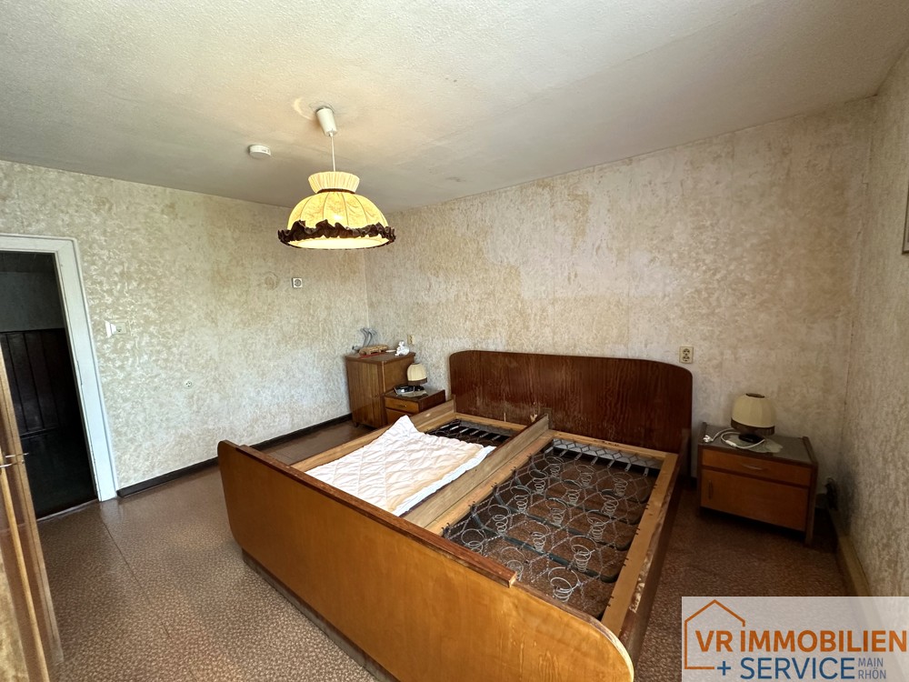 Gemütliche Doppelhaushälfte mit Scheune und Garten in 98617 Stepfershausen!