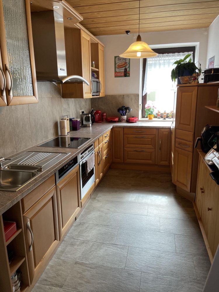 5-FAMILIEN-HAUS - VOLL VERMIETET