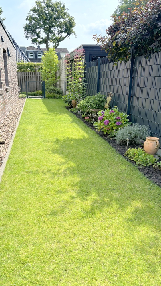 Bezugsfreie, neuwertige 2-Zimmer-Wohnung mit Terrasse, Gartenanteil und Garage in Bad Zwischenahn