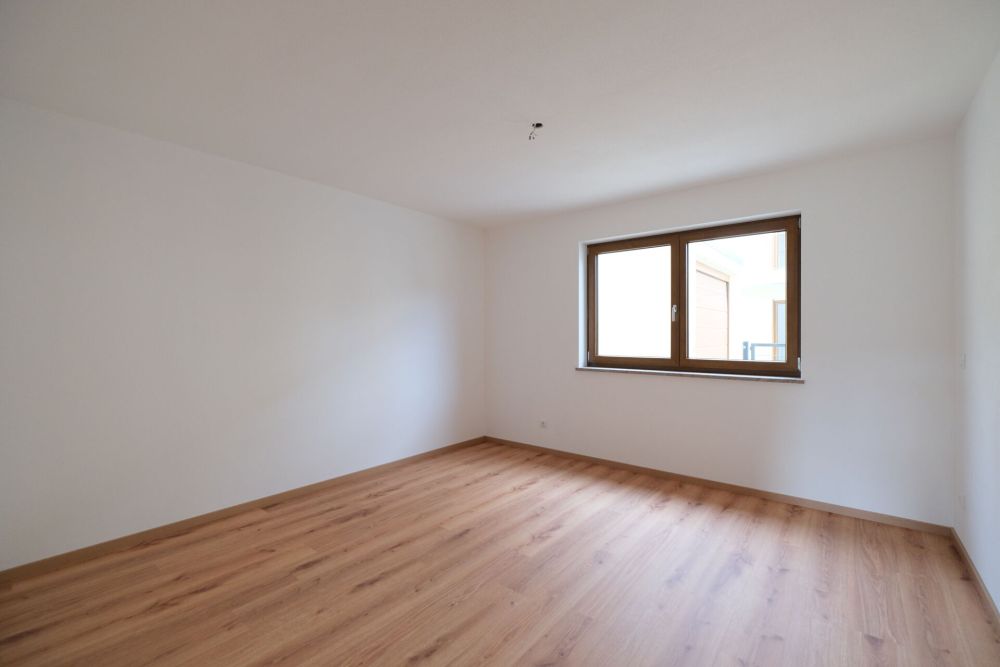 Erstbezug. Hochwertige Materialien. Garten.