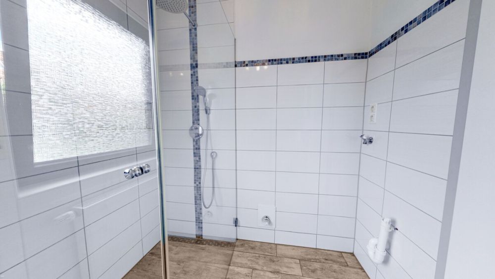 Alle unter einem Dach. Geräumiges Zweifamilienhaus in Erlangen-Frauenaurach.