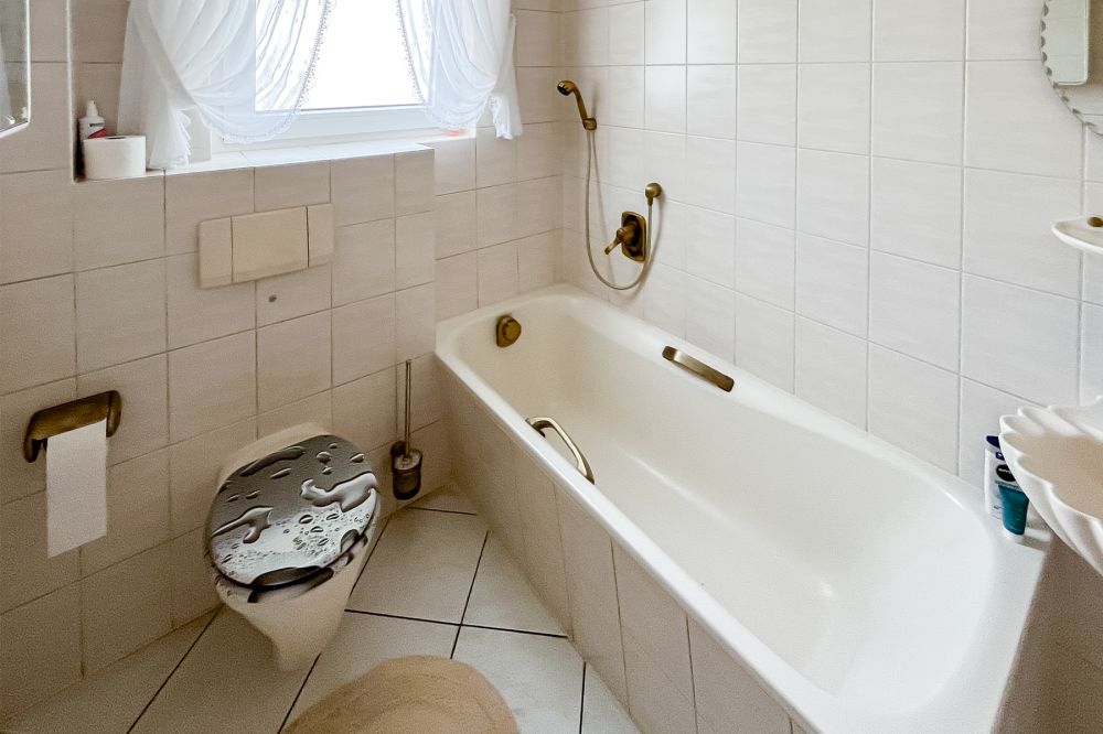 ***Das ist Ihre Chance - sonniges 2-FH mit weiterem Ausbaupotential auf großzügigem Grundstück***