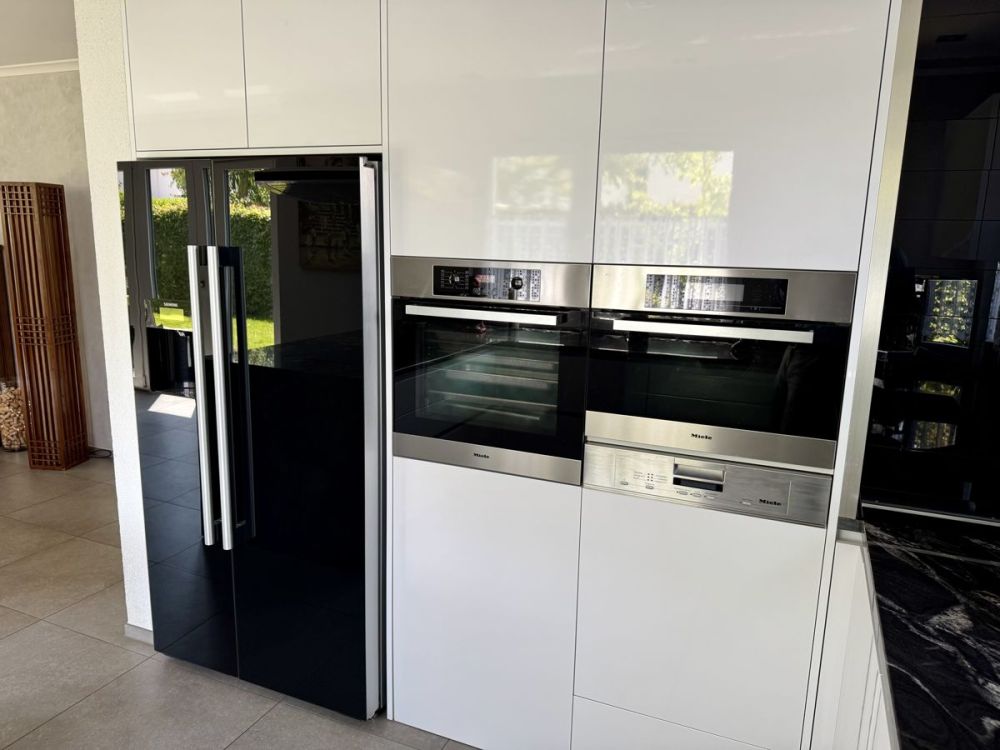 Exklusives Einfamilienhaus in erstklassiger Lage – 
stilvolles Wohnen auf höchstem Niveau