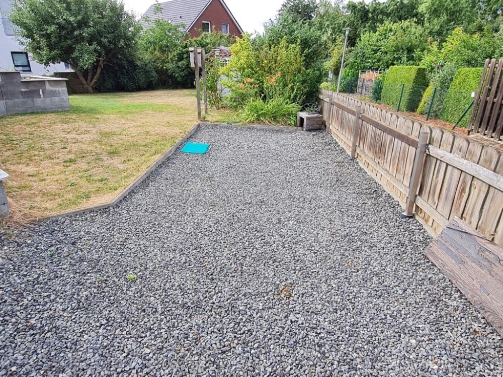 teilüberdachte Terrasse