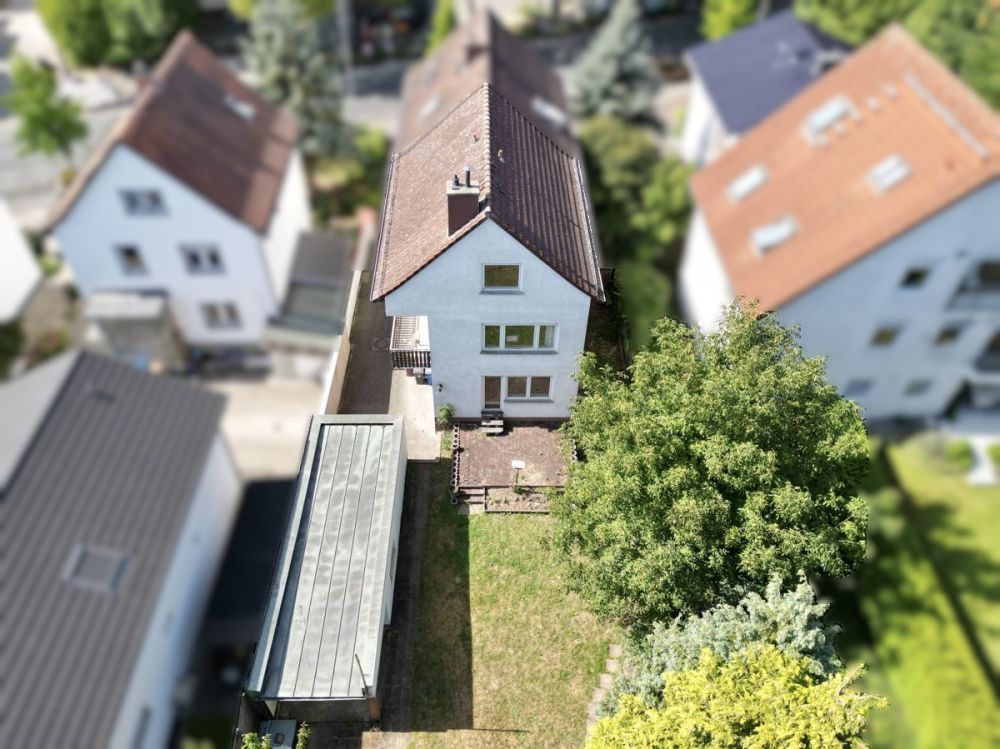 Traumhafte Doppelhaushälfte mit 500 m² Grundstück im Herzen Eschborns