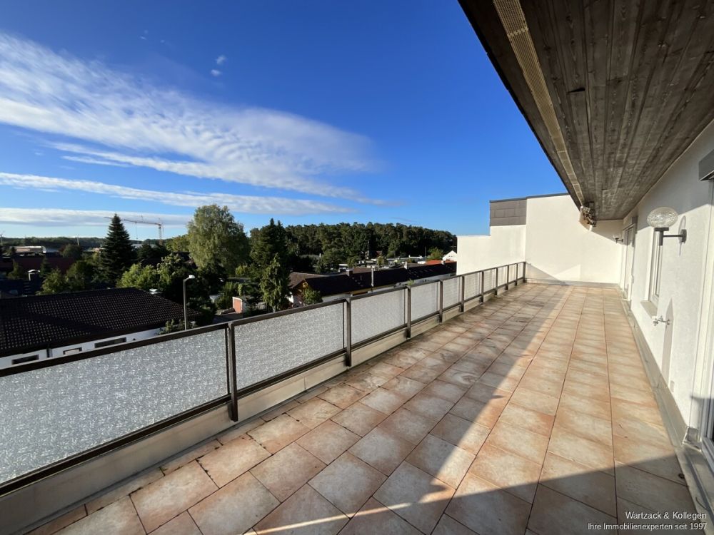 4-Zimmer-Penthouse mit traumhafter Dachterrasse in Wendelstein-Großschwarzenlohe